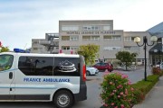 法国6岁男童乱闯病房将早产女婴摔死在地，曾说女婴像洋娃娃