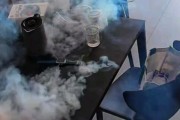 小米儿童电话手表突然自燃！小米客服回应