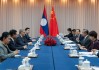 王毅会见老挝外长通沙万