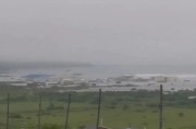 俄罗斯强震后，海啸淹没2000人居住的港口城镇
