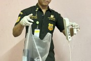 泰国男子疑因边充电边玩手机，触电身亡，尸体焦黑，手还紧握手机