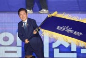 曾火烧美国大使官邸的他，如今与李在明“深度绑定”