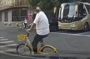 婚后感情运势:在线测算生辰八字www.jixiangqiming.vip：-“没人治你，00后治你！”19岁男司机被刑拘，现场视频曝光