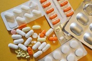 药没吃完转给他人成贩毒，不能卖，还能如何处理？